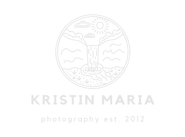Kristin Maria Photography-Logo mit einem fesselnden Videoelement.